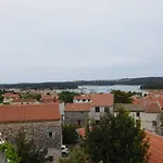 شقة Suncokret